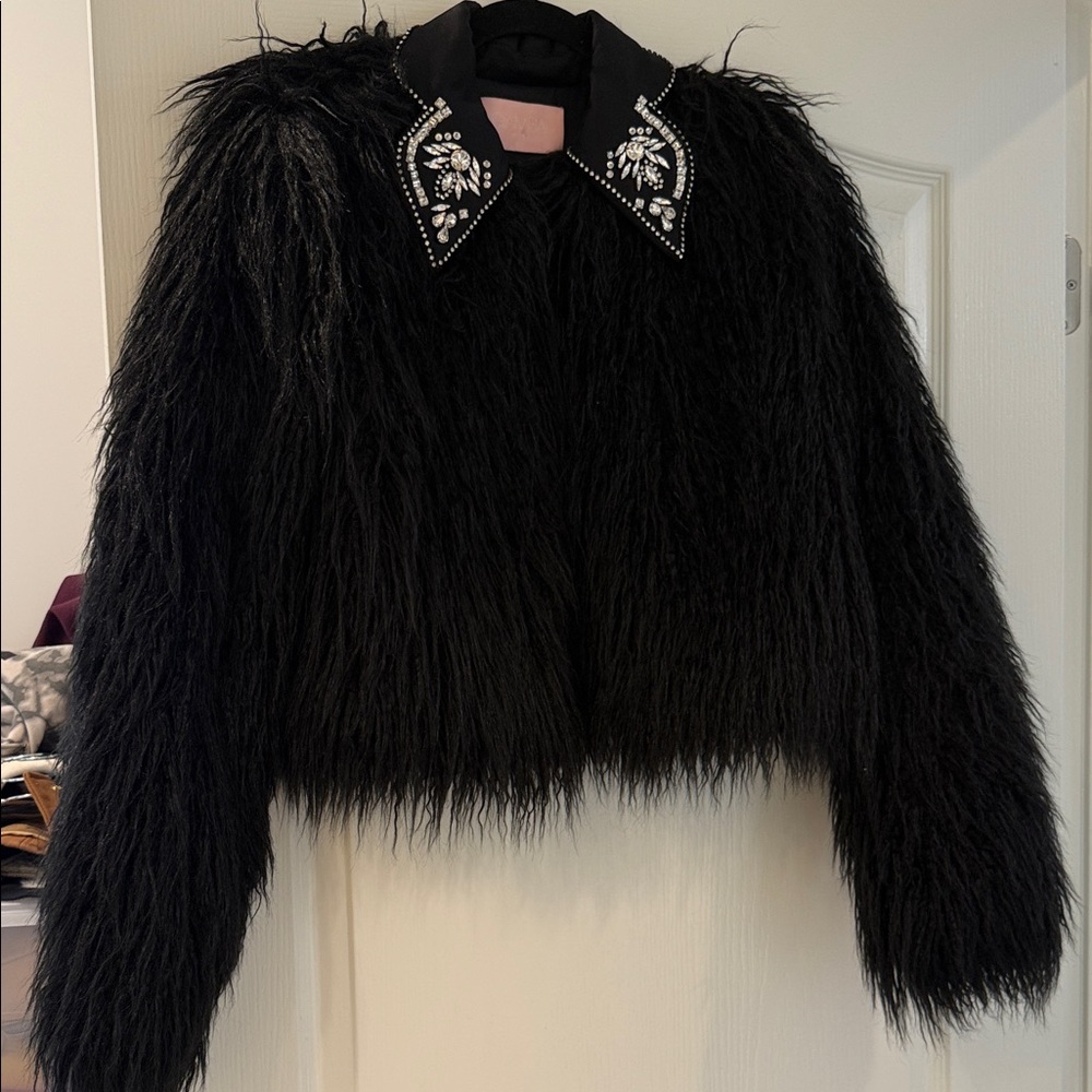 giambattista valli elegant Black Faux Fur Teddy Jacket with Embellished Collar